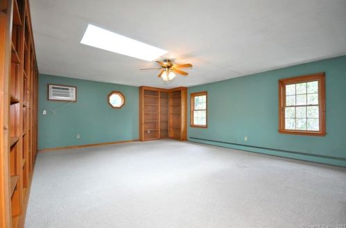 156 Carriage Way, Windsor CT 06095-2008 exterior