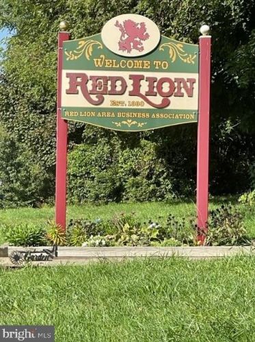 200 Franklin St, Red Lion, PA 17356-1503