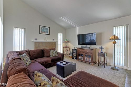 610 Holly Ave, Oxnard, CA 93036-1931