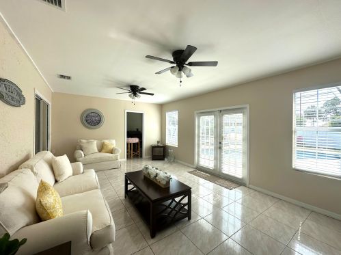 2062 Floresta Dr, Fort Pierce FL  34984-4706 exterior