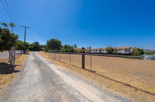 9414 Winter Gardens Blvd, Lakeside CA  92040-4541 exterior