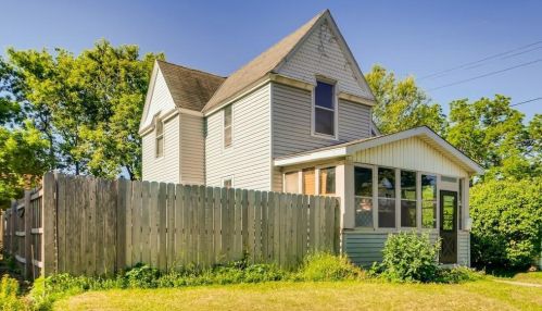 211 32nd St, Minneapolis, MN 55408-3207