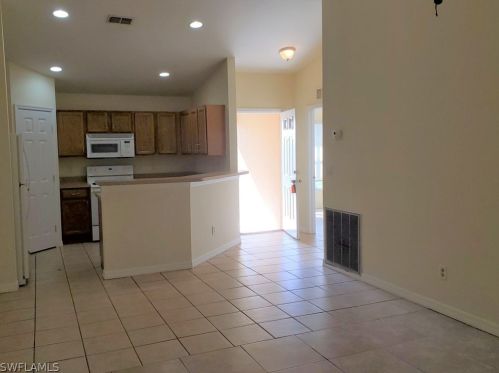 613 Hawthorne Ave, Lehigh Acres, FL 33974-9712