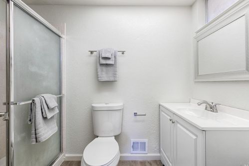 6596 Meadowridge Dr, Santa Rosa CA  95409-5863 exterior
