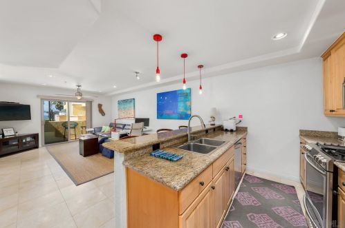 745 Diamond St, San Diego CA 92109-2520 exterior