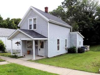 126 5th St, New Harmony, OH 45176-1107