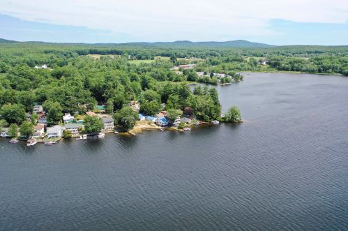 99 Lk Shr Dr, Northwood NH  03261-3707 exterior