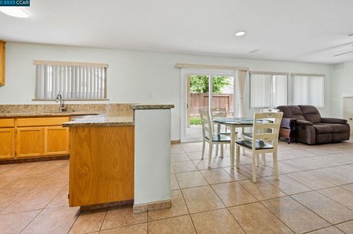 932 Anderson Cir, Woodland CA  95776-5100 exterior