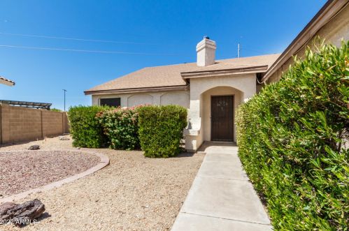 7838 Flynn Ln, Glendale, AZ 85303-2920