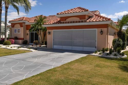 2215 Westminster Manor Ln, Ruskin, FL 33573-6476