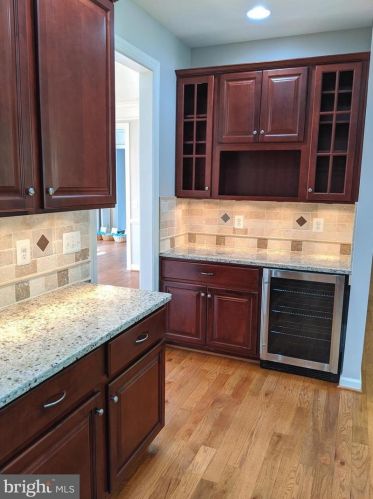 5936 Amber Ridge Rd, Haymarket VA  20169-2620 exterior