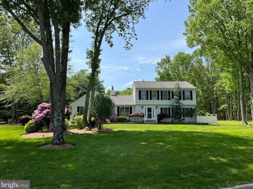 2 Holly Hill Dr, Plumsted Township, NJ 08533-2717