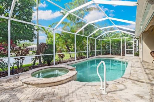1543 Serenity Cir, Naples, FL 34110-4129