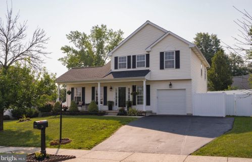 38 Pebble Beach Ln, Pottstown, PA 19464-3098