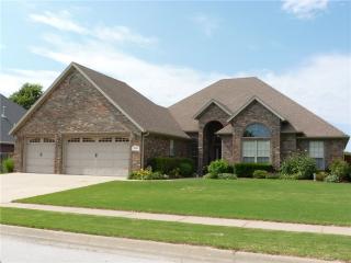 4358 Wedge Dr, Fayetteville, AR 72704-7517