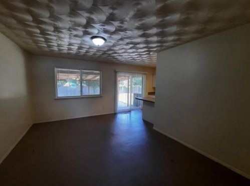 3408 Pleasant Run Rd, Irving TX  75062-3255 exterior