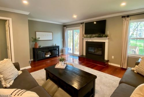 208 Salem Ct, Flemington NJ  08822-2034 exterior