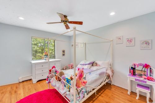 3 Hyanis Ct, Mount Sinai NY  11766-1809 exterior