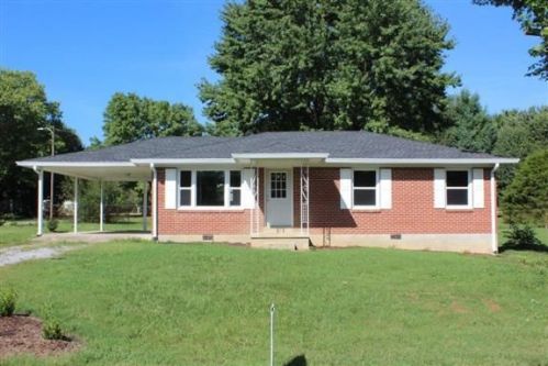 2014 Dean St, Westmoreland, TN 37186-2310