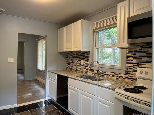 78 Morse Ave, Groton, CT 06340-5113