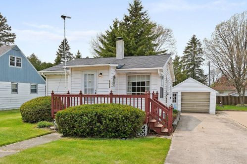 3616 Tannery Rd, Two Rivers, WI 54241-1433