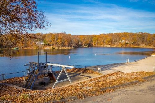 15 Appleseed Rd, Wantage NJ  07461-4733 exterior