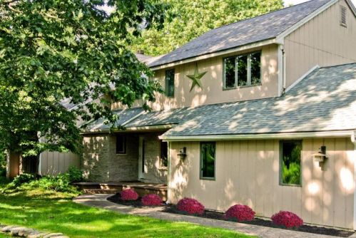 3259 Mountain View Dr, Tannersville, PA 18372-7864