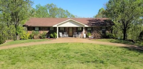 181 Airport Ridge Rd, Linden, TN 37096-4009