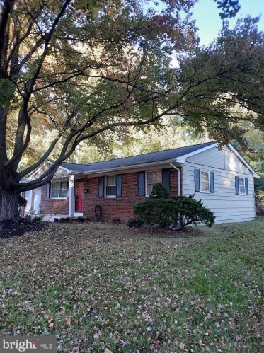 4355 Granby Rd, Woodbridge, VA 22193-2538