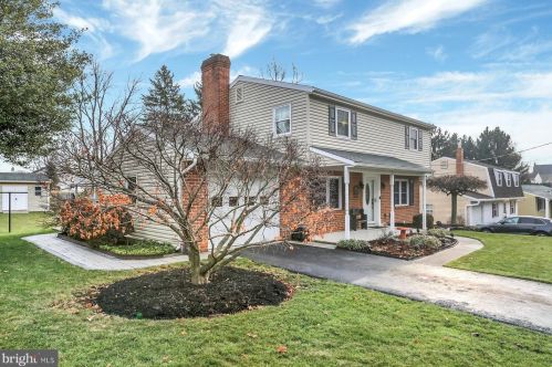 7 Randi Rd, West Enola, PA 17025-1822