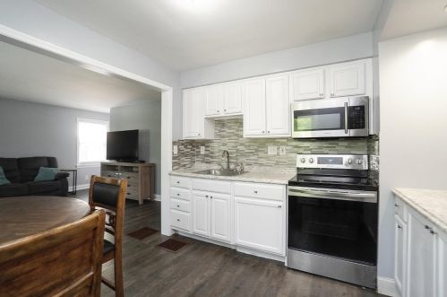 6 Damon Rd, Cincinnati OH 45218-1034 exterior