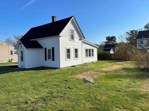 66 Fordway Ext, Derry, NH 03038-4362