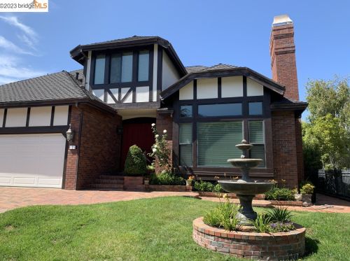 1 Ashdown Pl, Princeton By The Sea, CA 94019-2275
