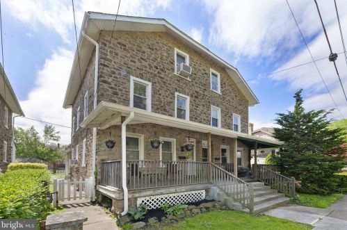 8 Church St, Prospectville, PA 19002-5616