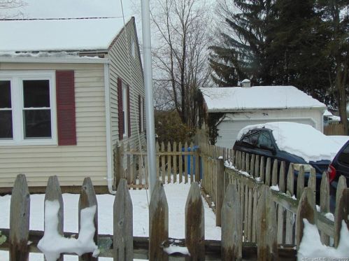 1405 Highland Ave, Waterbury, CT 06708-4923