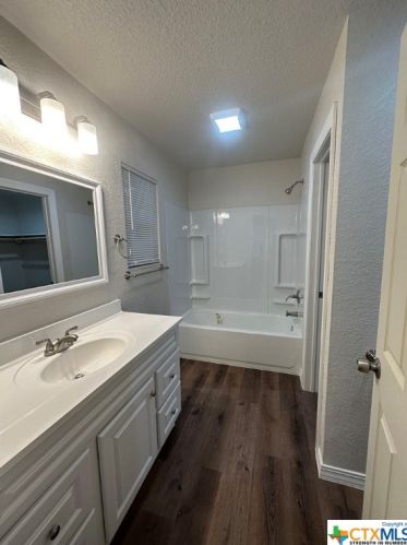 4009 Violet St, Seguin TX  78155-7242 exterior