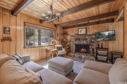 919 Mountain Ln, Big Bear City CA  92314 exterior