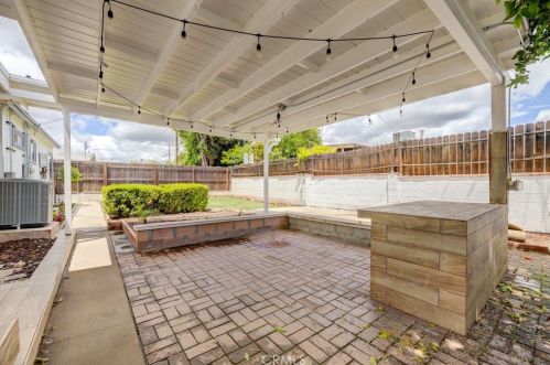 7812 Peachtree Ave, Van Nuys CA  91402-6514 exterior