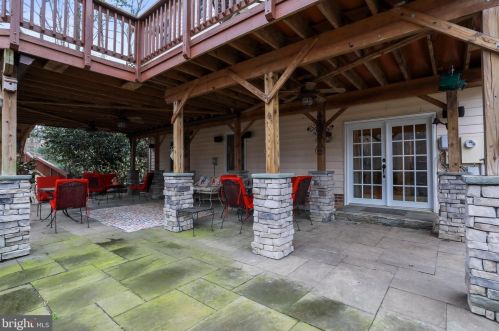 5550 Wide Oak Ct, Woodbridge VA  22192-6036 exterior