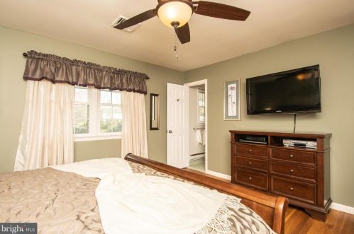 20557 Gleedsville Rd, Leesburg VA 20175-6532 exterior