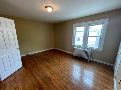 260 Pine St, Waterbury CT  06710-1713 exterior