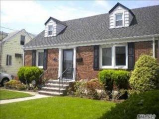 313 Columbus Pkwy, Garden City, NY 11501-2021