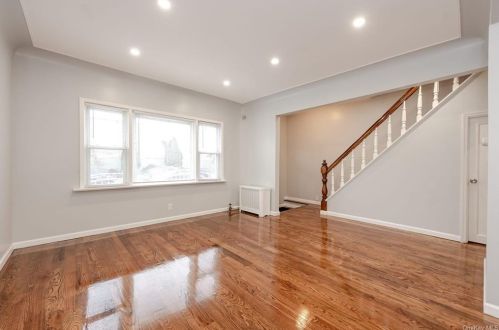 876 Van Nest Ave, Bronx, NY 10462-3917