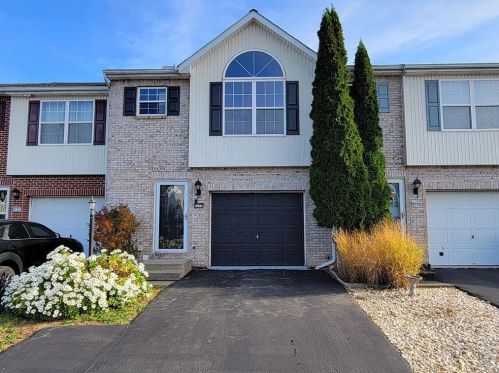 4200 Cheyenne Ct, Schnecksville, PA 18078-2649
