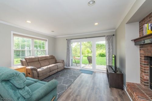 198 Gettysburg Way, Lincoln Park NJ  07035-1824 exterior