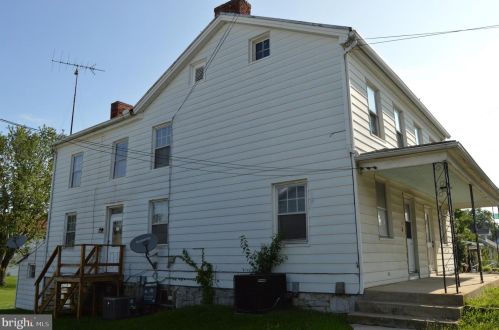 2161 Newville Rd, Carlisle PA  17015-7747 exterior