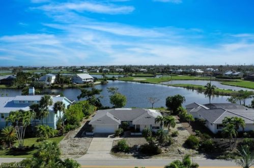 1481 Sand Castle Rd, Sanibel, FL 33957-3622
