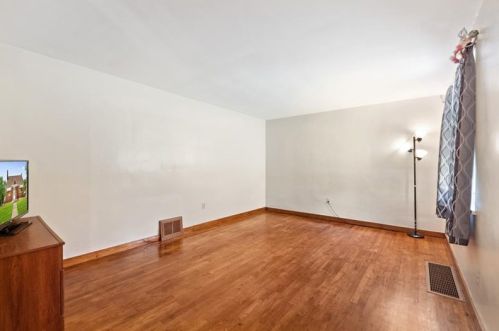 48 Millersdale Rd, Jeannette PA  15644-3144 exterior