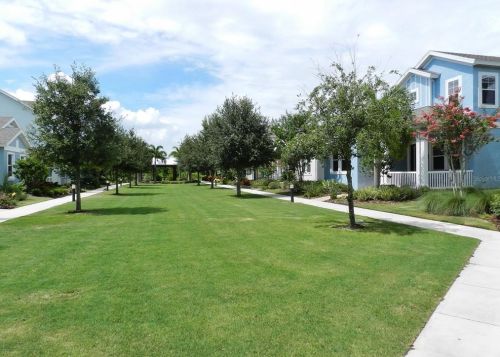 505 Winterside Dr, Ruskin, FL 33572-3425