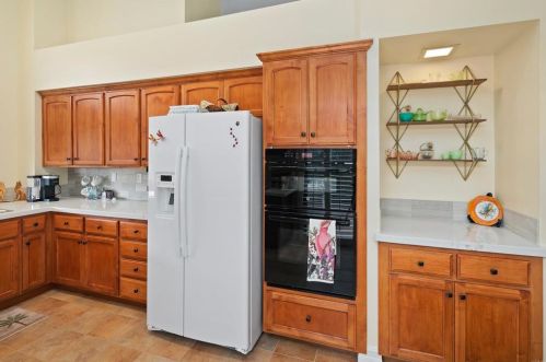 28782 Vista Valley Dr, Vista CA  92084-2223 exterior